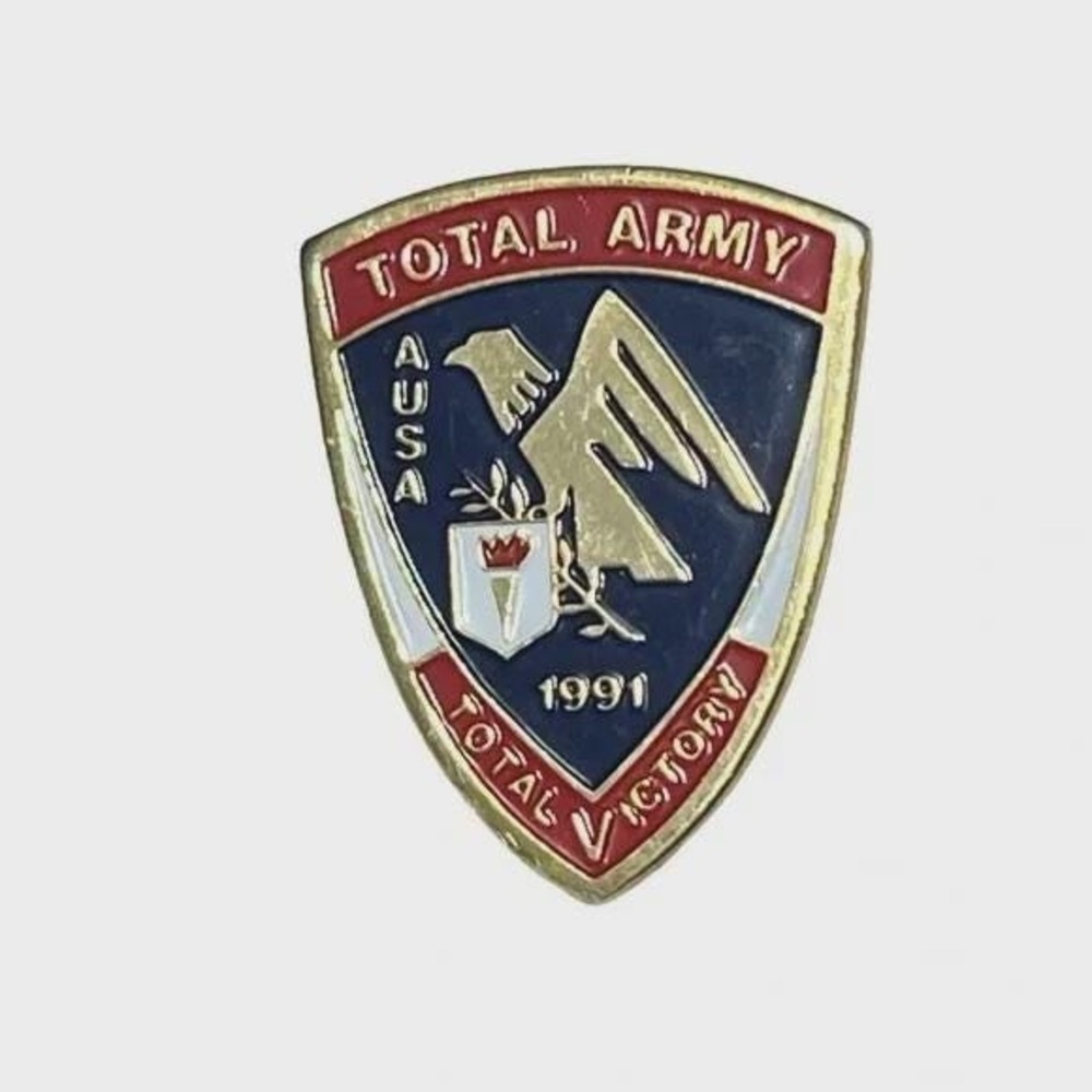 Total Army Total Victory AUSA Vintage Lapel Hat Vest Pin 1991